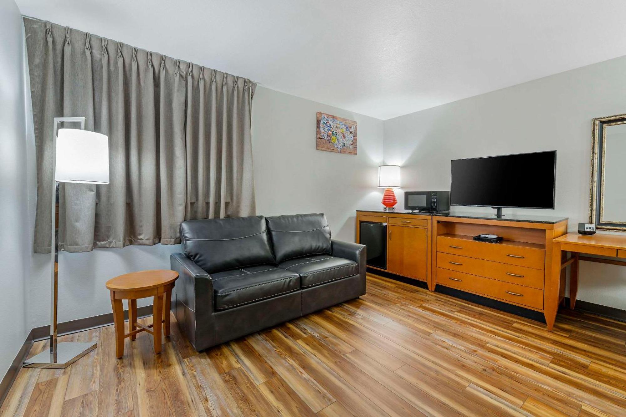Baymont By Wyndham Missoula Villa Exterior photo